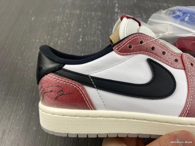 Cheap ROOM OG 'RED 1 LOW BLACK' TROPHY AIR X JORDAN FN0432-017 0805